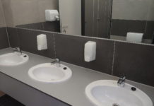 Május 1-től az önkormányzat üzemelteti a strandnál lévő mosdót