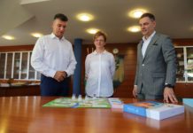 Az óvodásokat játszva tanítja az új dunakeszi társasjáték