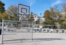 Amikor a kispiacon a labda pattog