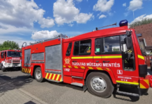 Konvojban érkeznek az egyenruhások Dunakeszire