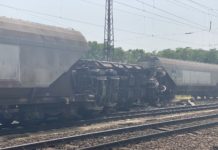 Még este is bajt okoz a délután kisiklott vagon, holnap sem lesz sokkal jobb a helyzet