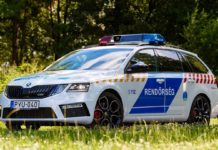 Addig üldözték a rendőrök, ameddig a Dunába csúszott egy autó