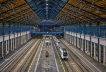 Szenzáció, vonat érkezett a Nyugati pályaudvar utascsarnokába