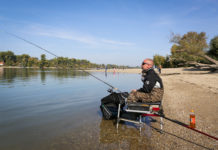 Minden a beetetésen múlik, horgászverseny a dunakeszi Duna-parton