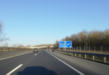 Nincs rezsicsökkentés az autópályákon, ennyivel emelkedik a matrica ára