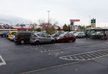 Megint bajban van az Auchan, műanyag termékeket kell visszahívjon