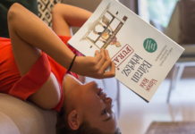 A furaság nézőpont, egy könyv azoknak a tinédzsereknek, akik kilógnak a sorból