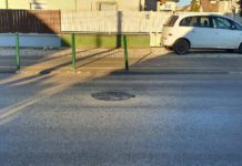 Megbillent a csatornafedél a Határ úton, könyörögnek, hogy ne 70-nel zúzzanak át rajta