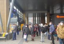 A tegnapi szélvihar után, ma váltóhiba miatt késnek a vonatok Dunakeszi felé