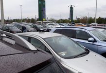 Kötelező lesz a kormány által előírt hatásági áras terméket árulni a boltokban