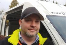 Ezek az emberek 9 napja még ugyanúgy keltek mint mi, a dunakesziek adományát vitte a határhoz a jármű oktató