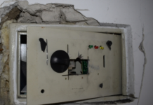 Flexszel próbálta feltörni a páncélszekrényt, de elkapták a dunakeszi rendőrök