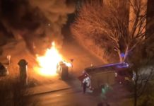 Lidérces éjszakai tűz a régi piacnál, egy szelektívet gyújthattak fel