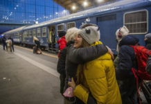 Kárpátaljai ikerpár menekült Dunakeszire, egyikőjük 9 éves kisfiával érkezett