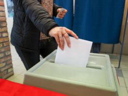 Az MNB-botrány és a Tisza dunakeszi jelöltjének családja között keres összefüggéseket a Térségi Tények