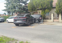 Csúnyán összetört két parkoló autót egy harmadik Dunakeszin