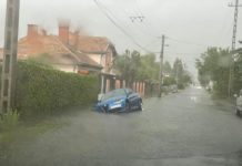 Zivatarcellák, felhőszakadás – folytatódik a tegnapi esőzés