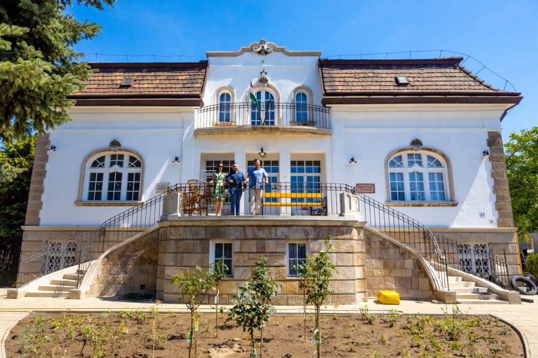 zeneiskola_házasságkötő