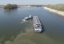 Megfeneklett egy hajó Dunakeszinél? a kép illusztráció