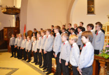 Csengő-bongó hangok töltötték meg a Szent Imre-templomot