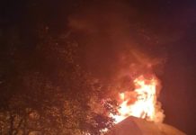 VIDEÓ – Lakhatatlanná vált egy kigyulladt családi ház Dunakeszin