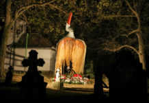 Nemzeti gyásznap – sötétedéskor néztük meg a Gólya emlékművet