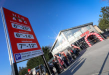 Tolongtak az új gyártelepi Coop megnyitóján