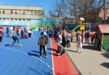 Összefogással épült a Bárdos iskola új játszóudvara