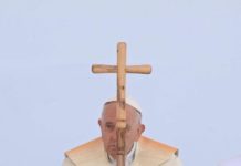 Legyetek nyitott kapuk! – kérte Ferenc pápa a híveket a budapesti Kossuth Lajos téri szentmisén