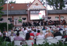 Nyáresték varázsa a Köröndön