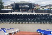 Hiába várták Dunakeszin, a Gyöngyhajú lányt elmosta az eső