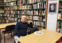 Csepregi Évával kezdte a pályafutását, a nyugdíjas klub pedig az ő dalát énekli Dunakesziről, szeretett városáról