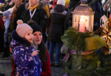 Igazi gyermeki öröm – Meggyújtották a harmadik adventi gyertyát is