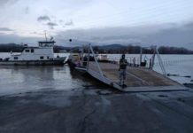 Az árvíz miatt nem jár a komp