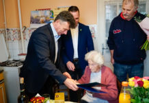 A 90 éves Jekli Jánosnét, Róza nénit köszöntötték