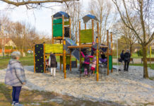 Űrhajós, tűzoltó, felfedező, hajóskapitány – Bármi lehet a gyerekéből a dunakeszi játszótereken