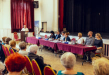 Idén is kikérdezték a polgármestert a nyugdíjasok