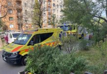 Tűzoltók segítségével jutottak be a mentők egy idős személyhez