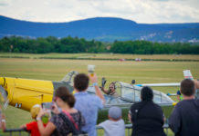 Elképesztően sokan kíváncsiak az idei veteránjármű- és repülőnapra
