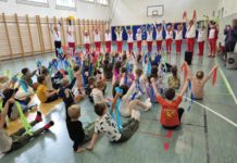 A tánc összehozta a generációkat a Széchenyi iskolában