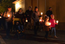 Fáklyás felvonulással ünnepelték a reformáció emléknapját