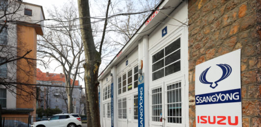 Rövid határidővel vállalnak minden munkát: megnéztük, hol érdemes koreai vagy japán autót szervizelni