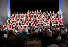 A Szentegyházi Gyermekfilharmónia elhozta Dunakeszire a karácsonyt