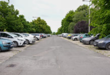 Parkolókat újítanak fel a lakótelepen