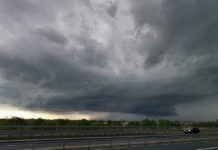 Közeledik a szupercella Dunakeszihez