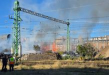 Vasúti talpfák égnek Angyalföldön