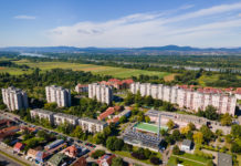 Apró, de fontos munkák a lakótelepen