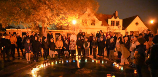 “Egy kis fény is nagy csodát tehet” – Szent Márton-napi fényösvény Dunakeszin