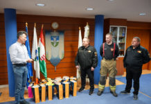 Önkéntes tűzoltók hozzák el a Mikulást a gyerekeknek – Dunakeszi is csatlakozott a jótékonysági akcióhoz