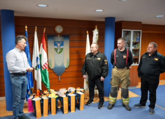 Önkéntes tűzoltók hozzák el a Mikulást a gyerekeknek – Dunakeszi is csatlakozott a jótékonysági akcióhoz